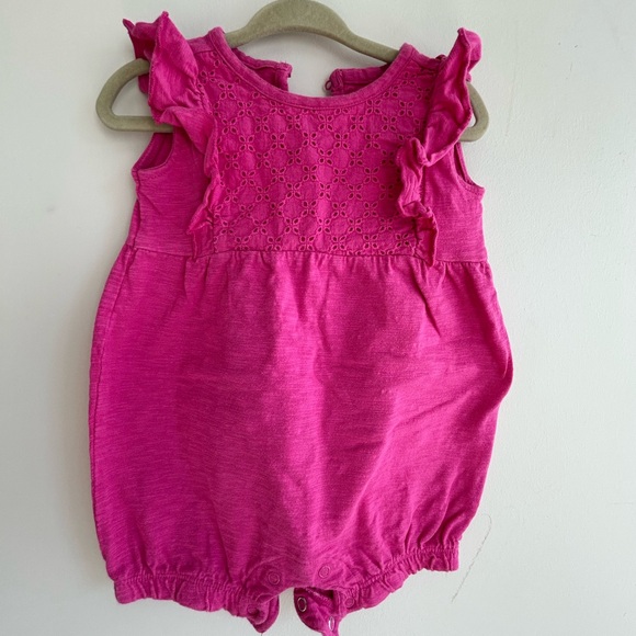 Carter’s BabyShort-Sleeve Romper. - Picture 2 of 8